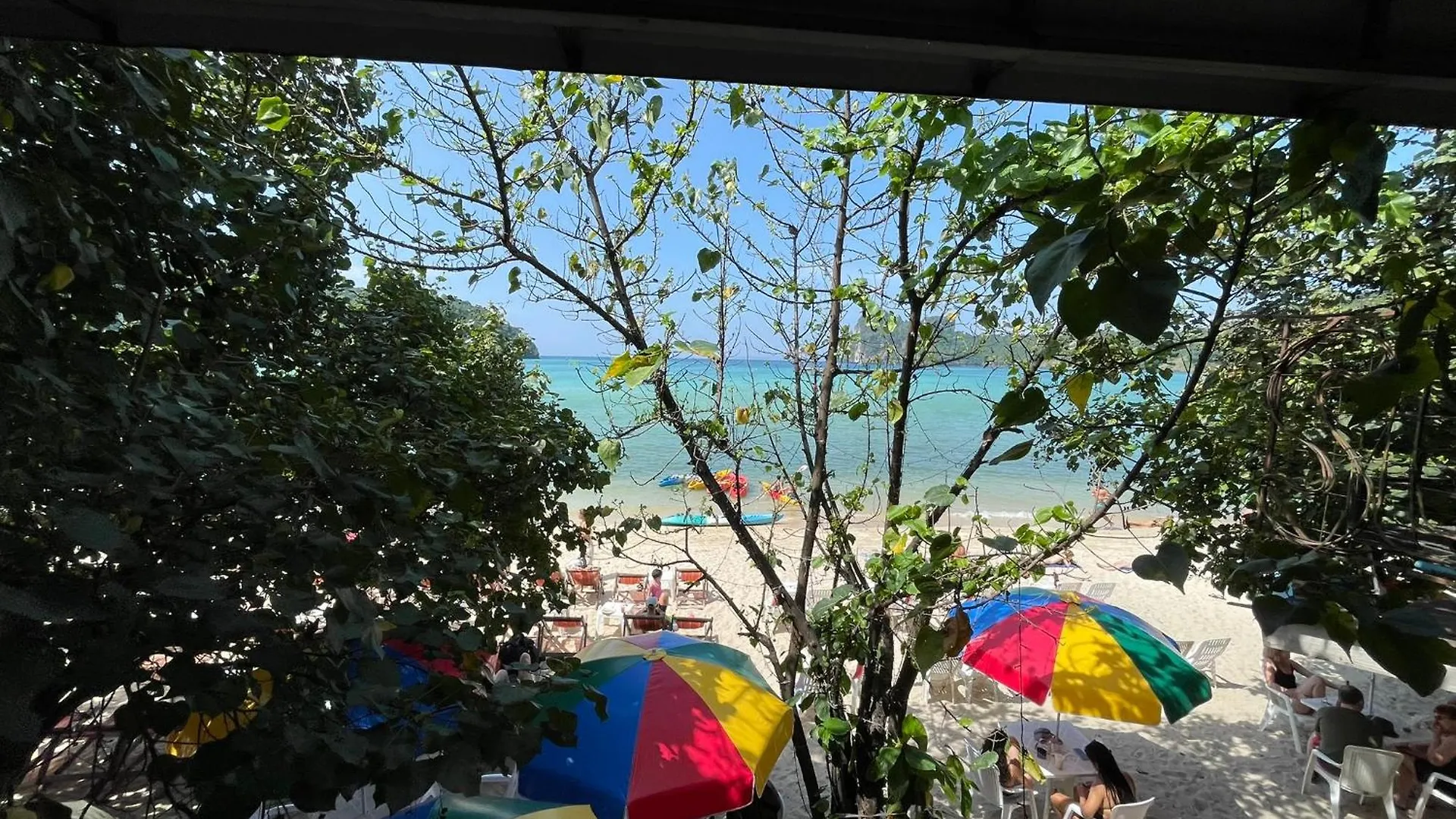 Twin Palms Hostel Phi Phi