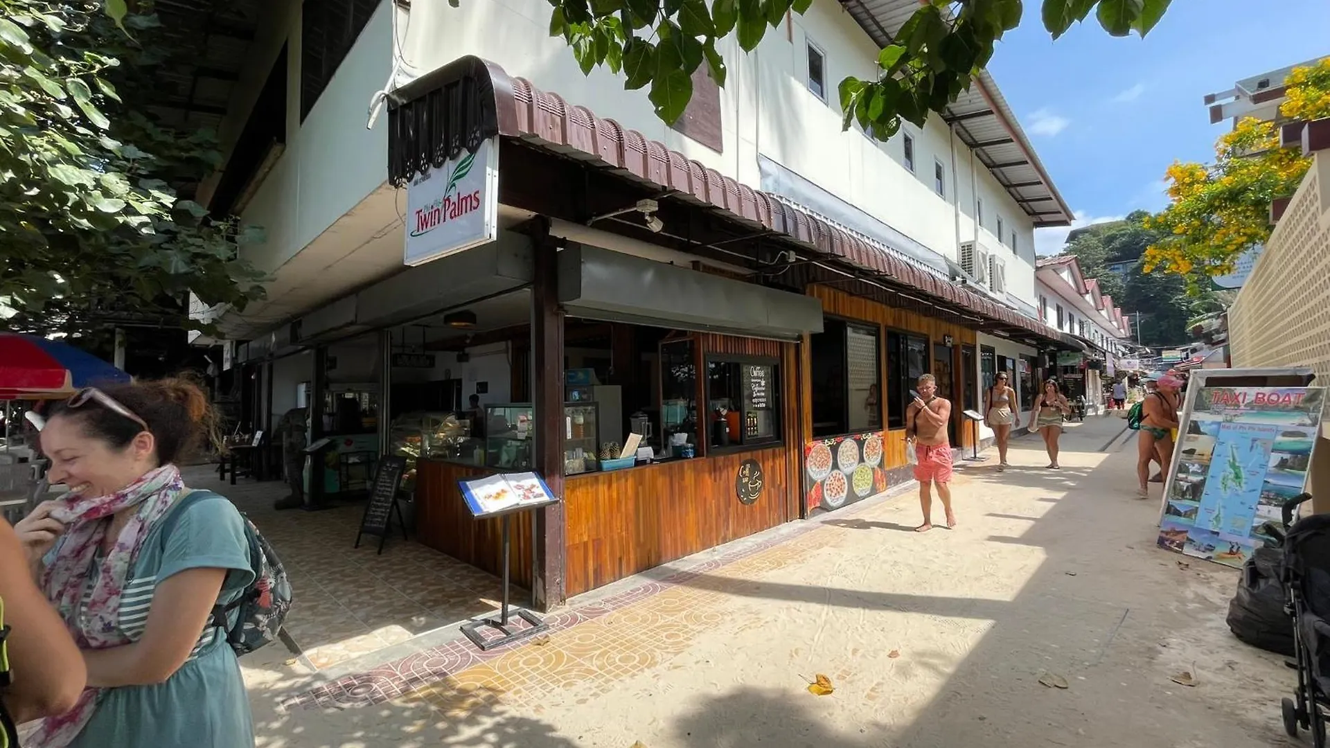 Twin Palms Hostel Phi Phi