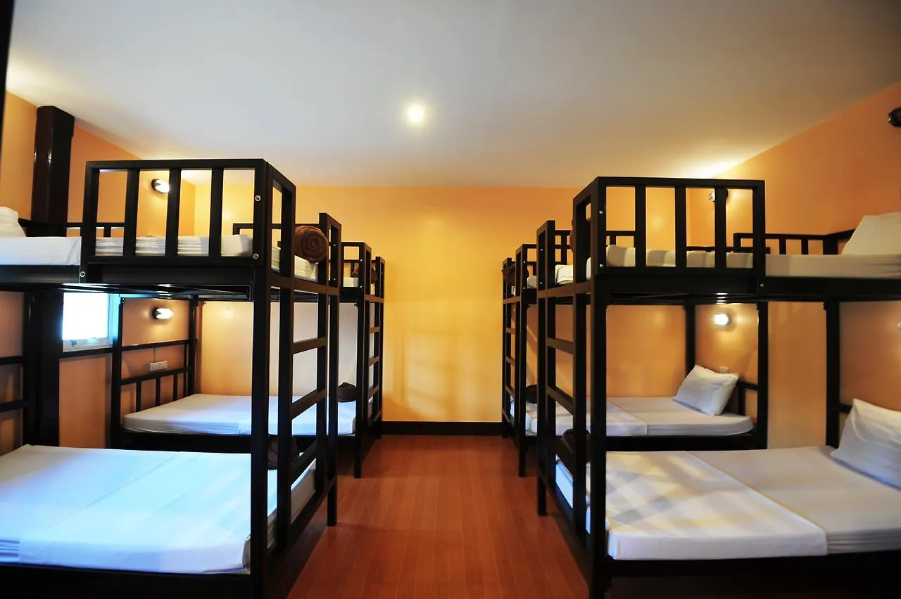 Twin Palms Hostel Phi Phi