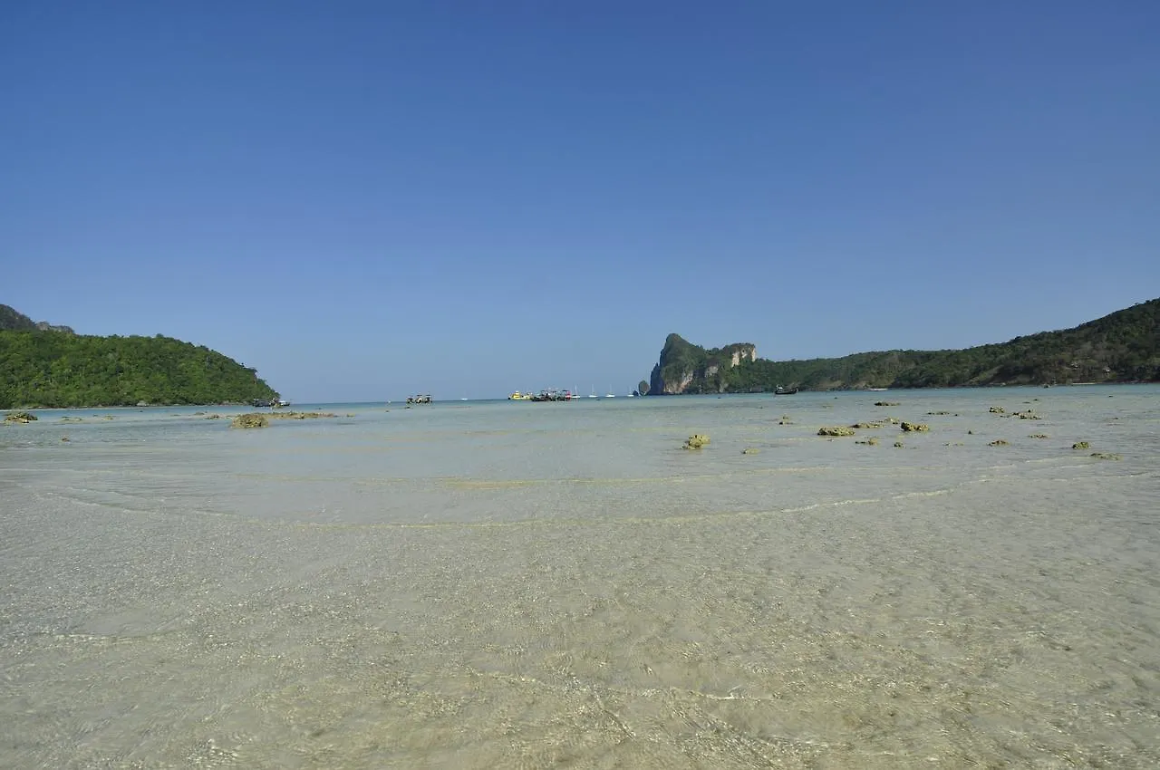 Twin Palms Hostel Phi Phi