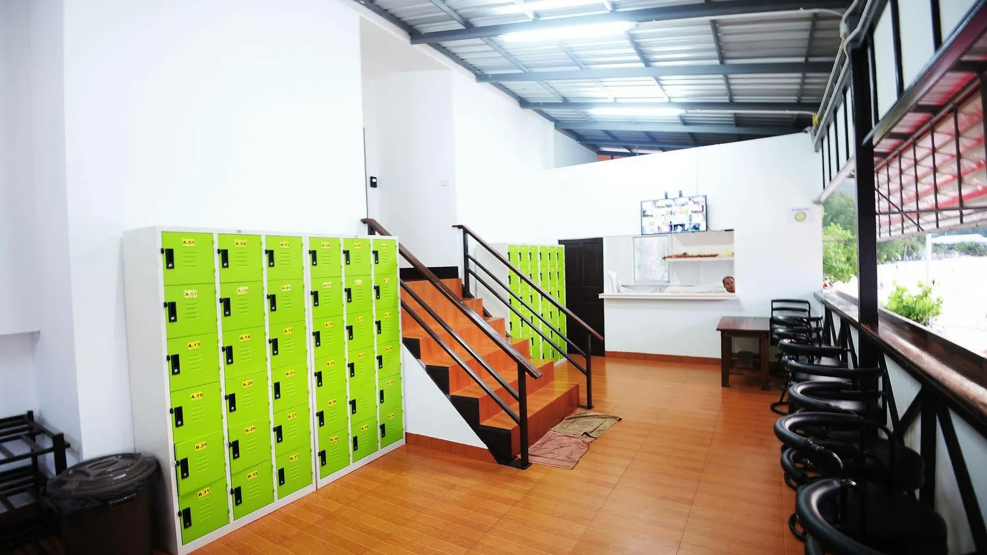 Twin Palms Hostel Phi Phi Thailand