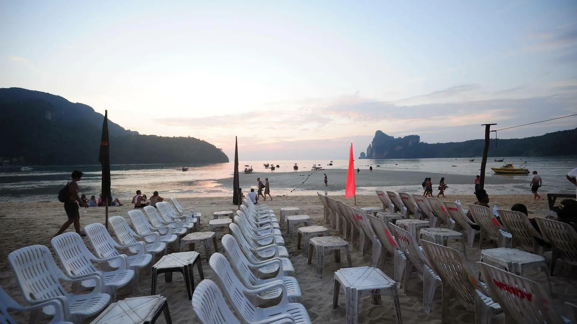 Twin Palms Hostel Phi Phi 0*,  Thailand
